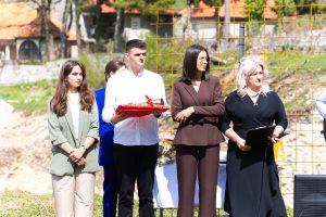 SVEČANO POLOŽENA POVELJA U TEMELJE ŠPORTSKE DVORANE GIMNAZIJE LIVNO