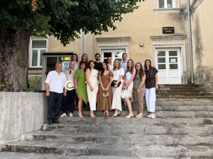 Foto vijest-nakon 10 godina ponovno u svojoj Gimnaziji Livno (obljetnica)